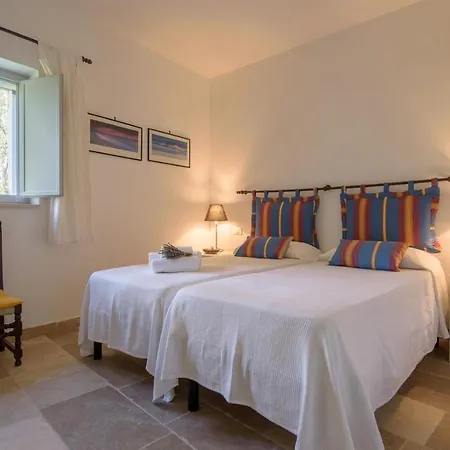 Vila Sleeps 6 Pool Wifi *