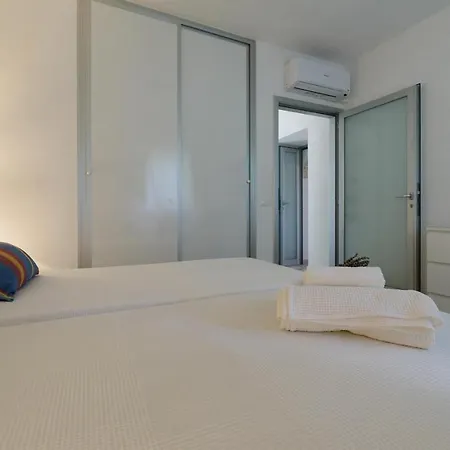 Sleeps 6 Pool Wifi